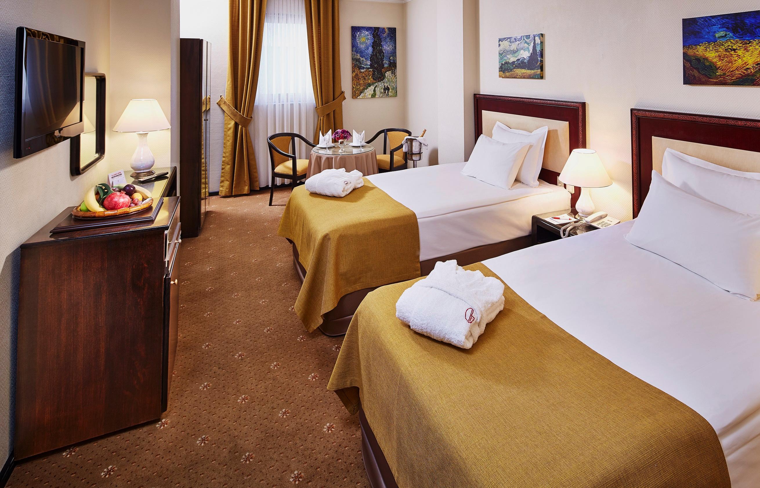Guenes Hotel Merter Istanboel Buitenkant foto