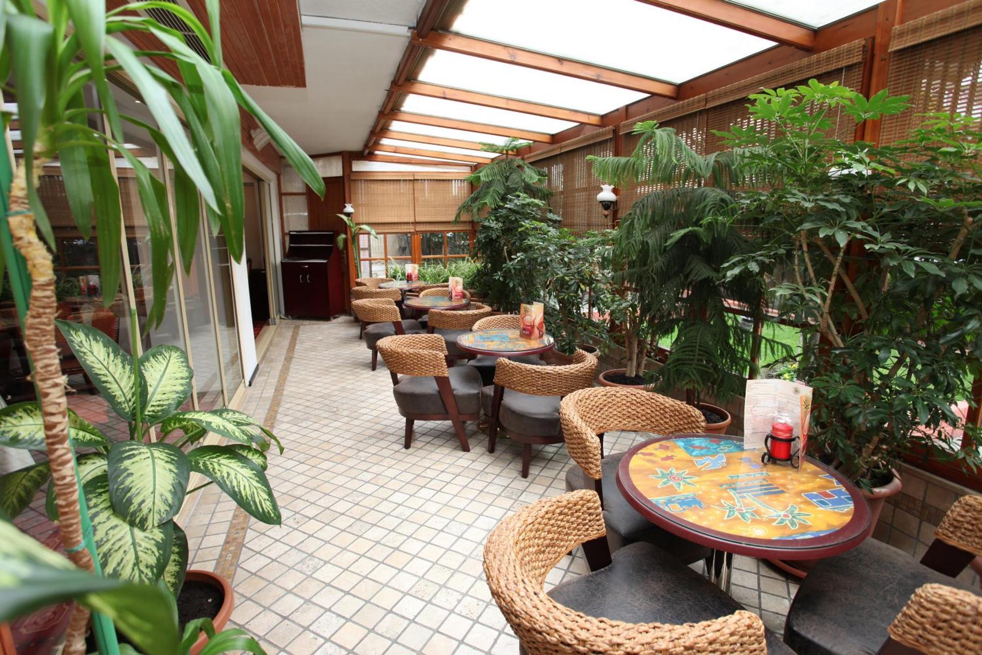 Guenes Hotel Merter Istanboel Restaurant foto