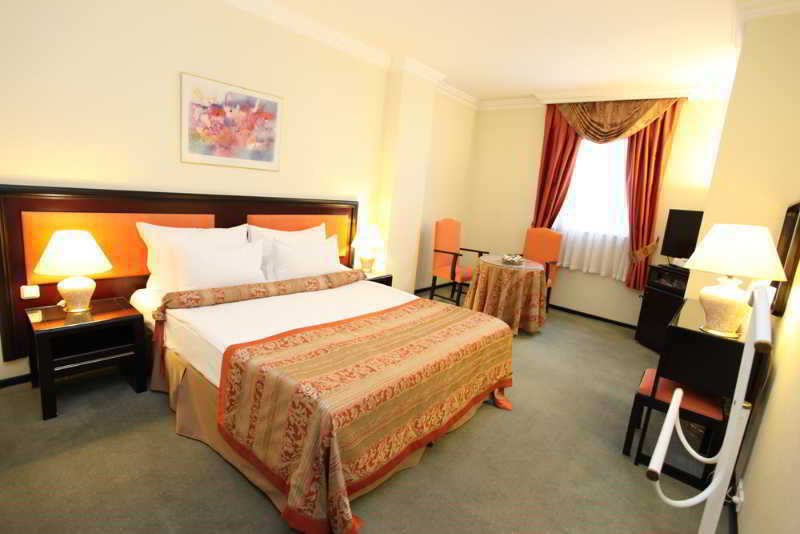 Guenes Hotel Merter Istanboel Kamer foto