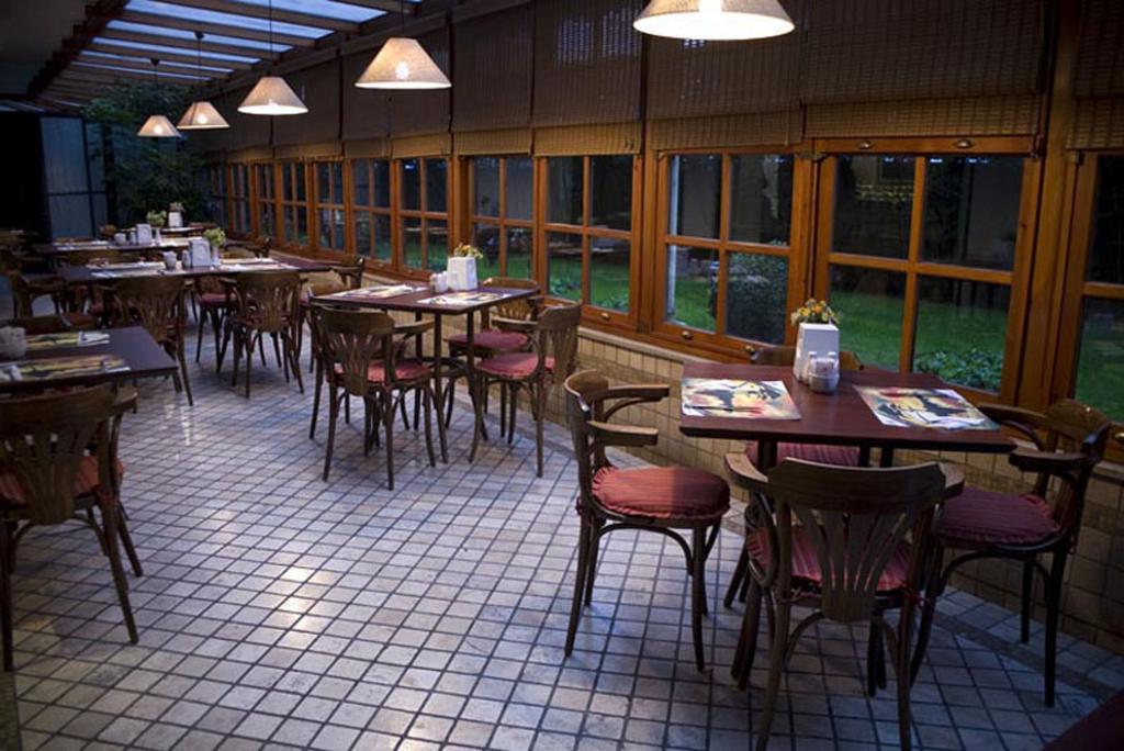 Guenes Hotel Merter Istanboel Buitenkant foto