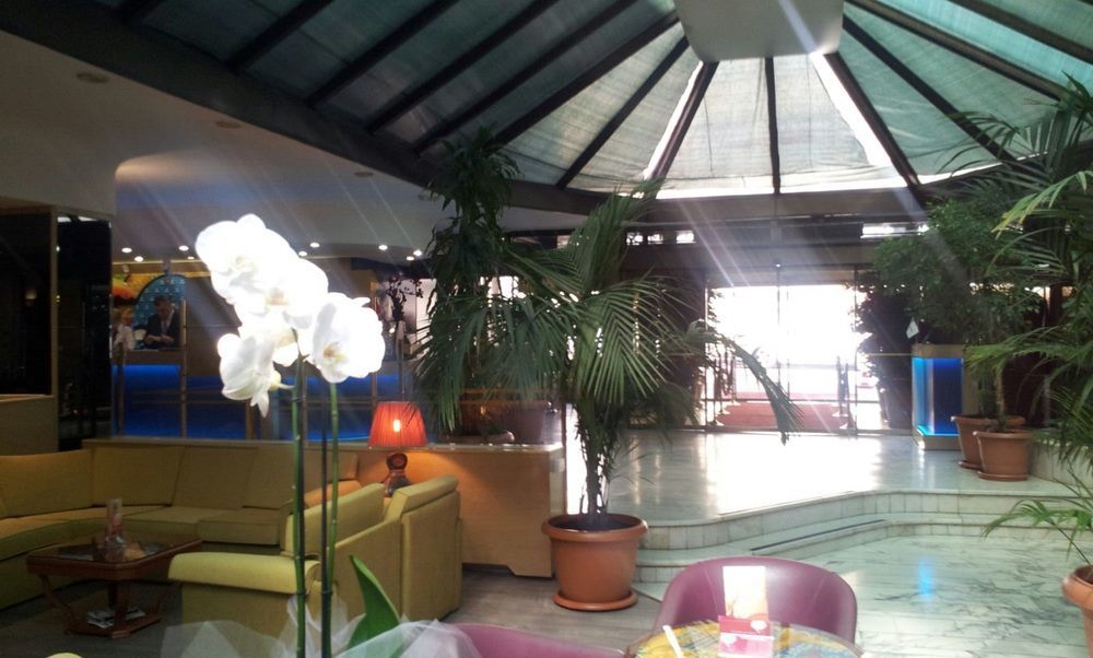 Guenes Hotel Merter Istanboel Buitenkant foto