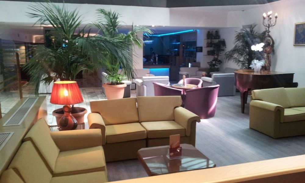 Guenes Hotel Merter Istanboel Buitenkant foto