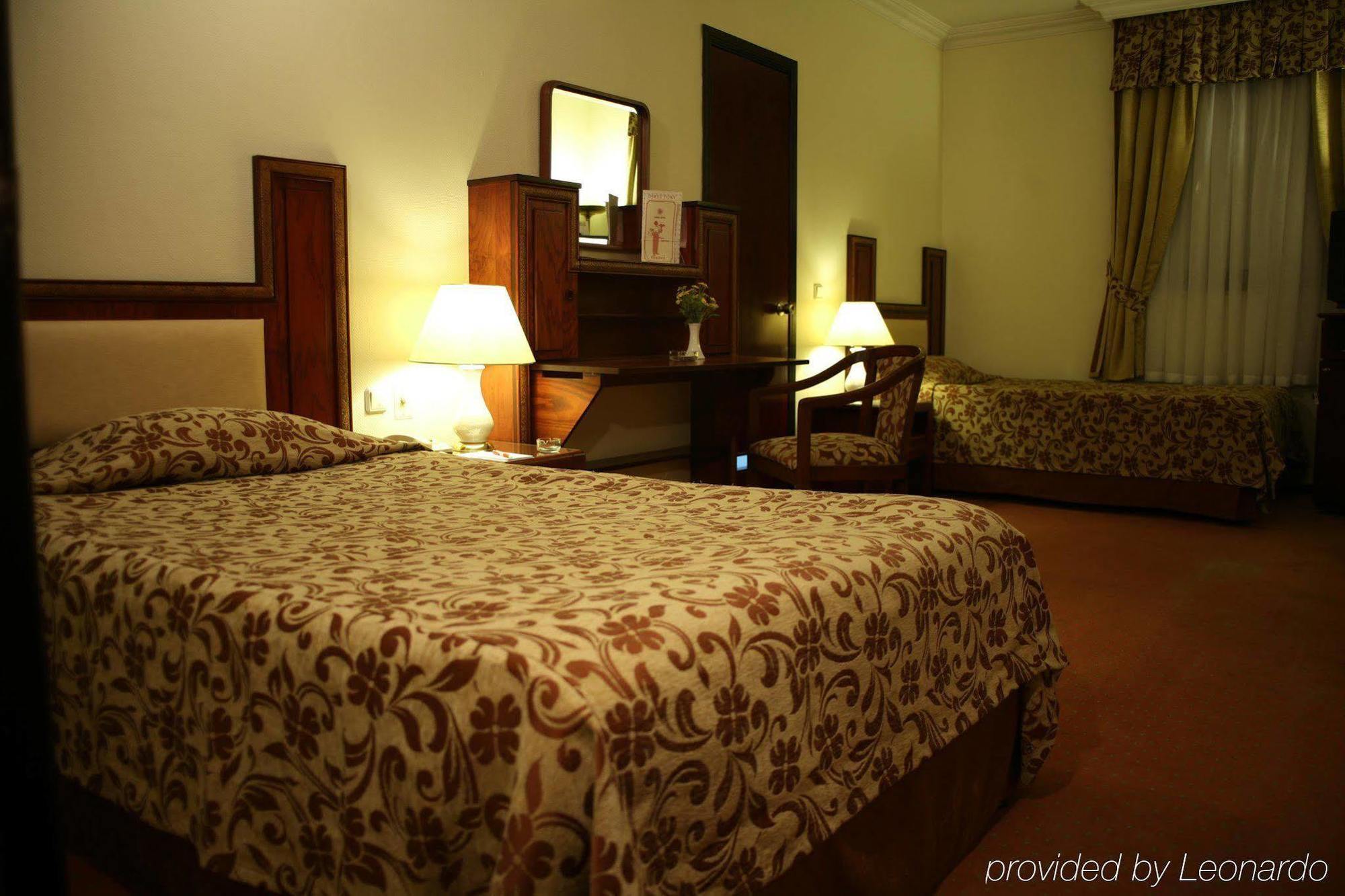Guenes Hotel Merter Istanboel Kamer foto