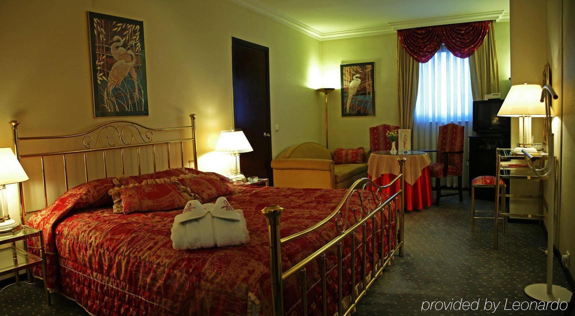 Guenes Hotel Merter Istanboel Kamer foto
