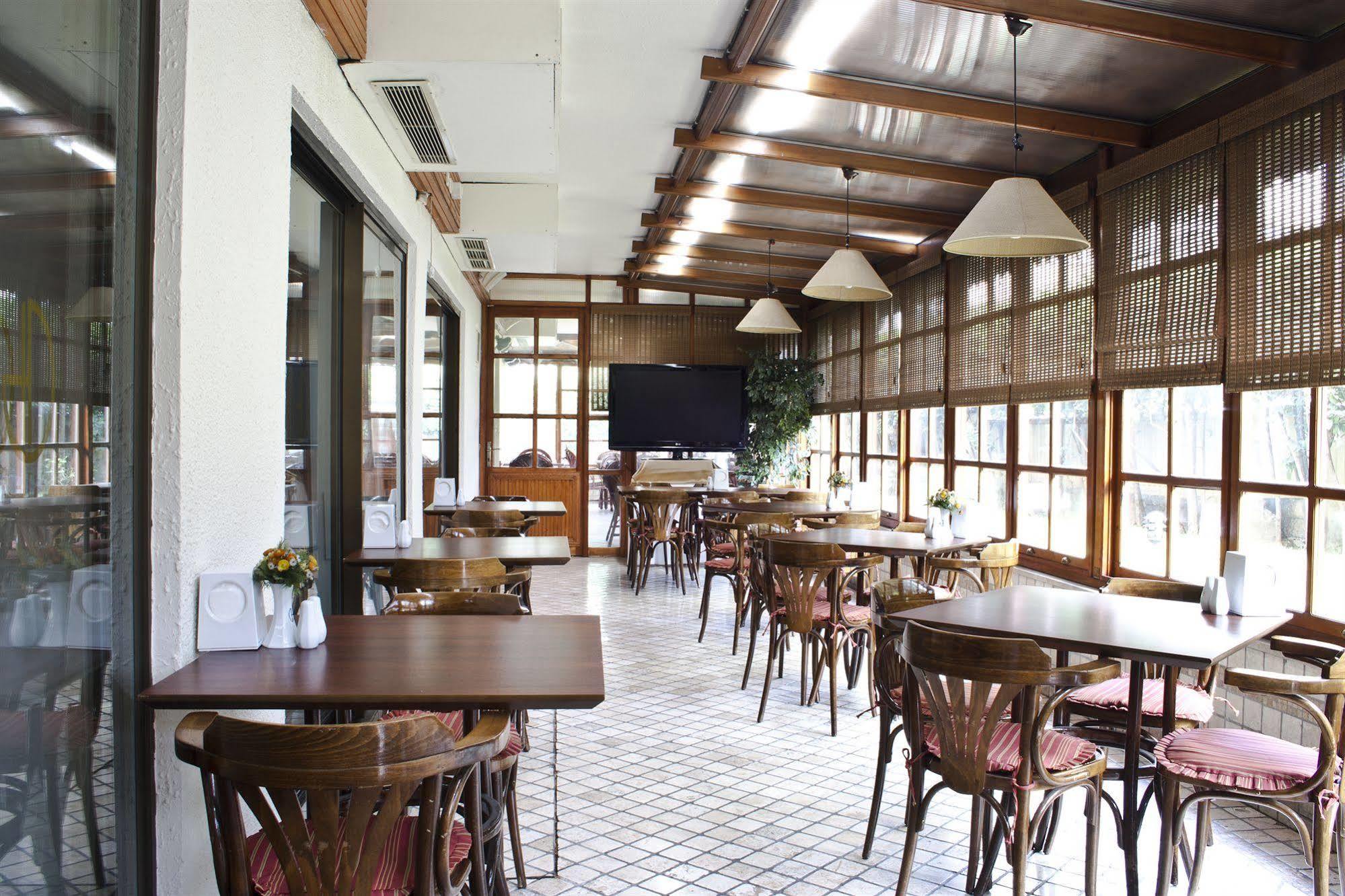 Guenes Hotel Merter Istanboel Buitenkant foto