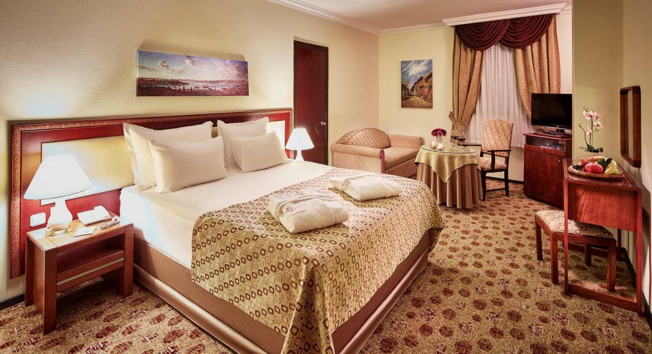 Guenes Hotel Merter Istanboel Buitenkant foto