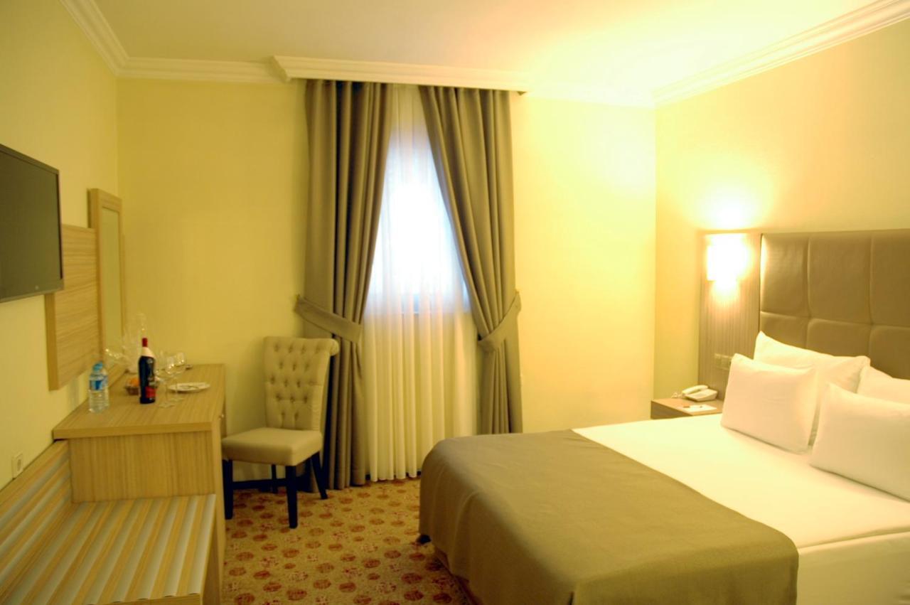 Guenes Hotel Merter Istanboel Buitenkant foto